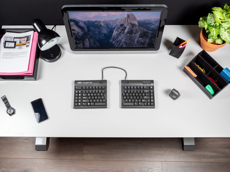 Freestyle2 Blue Ergonomic Wireless Keyboard for PC